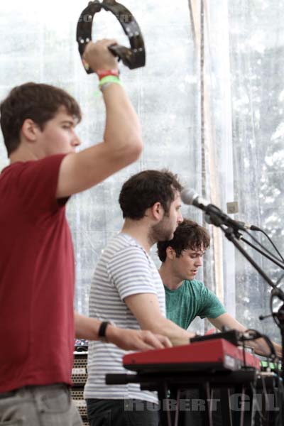 WASHED OUT - 2010-06-06 - PARIS - Parc de la Villette - 